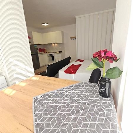 Tiny Rose Studio Tiranë Eksteriør bilde
